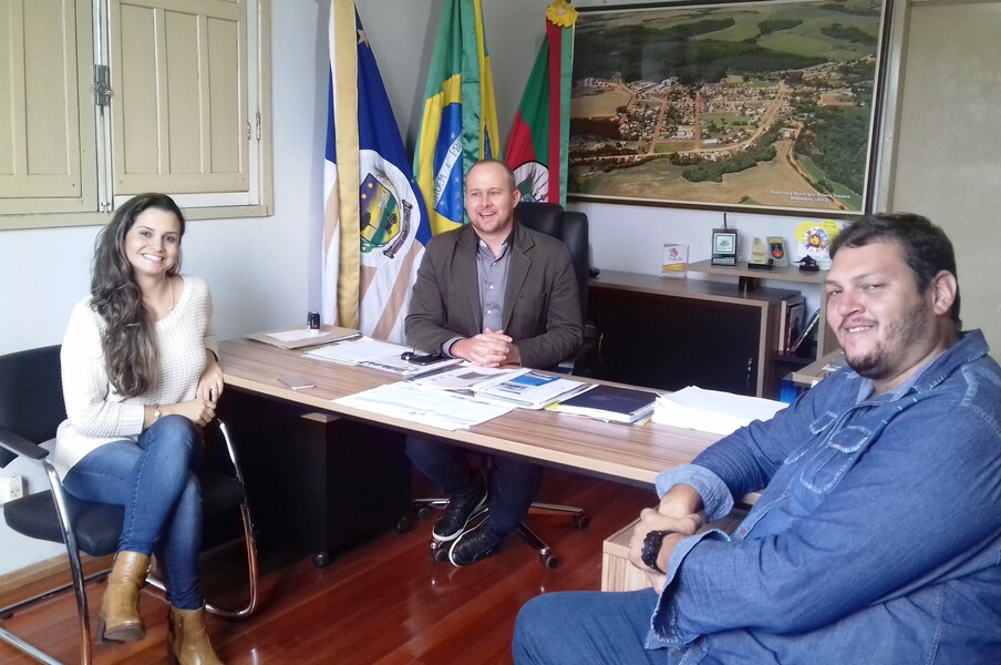 prefeito-recebe-o-vereador-juliano